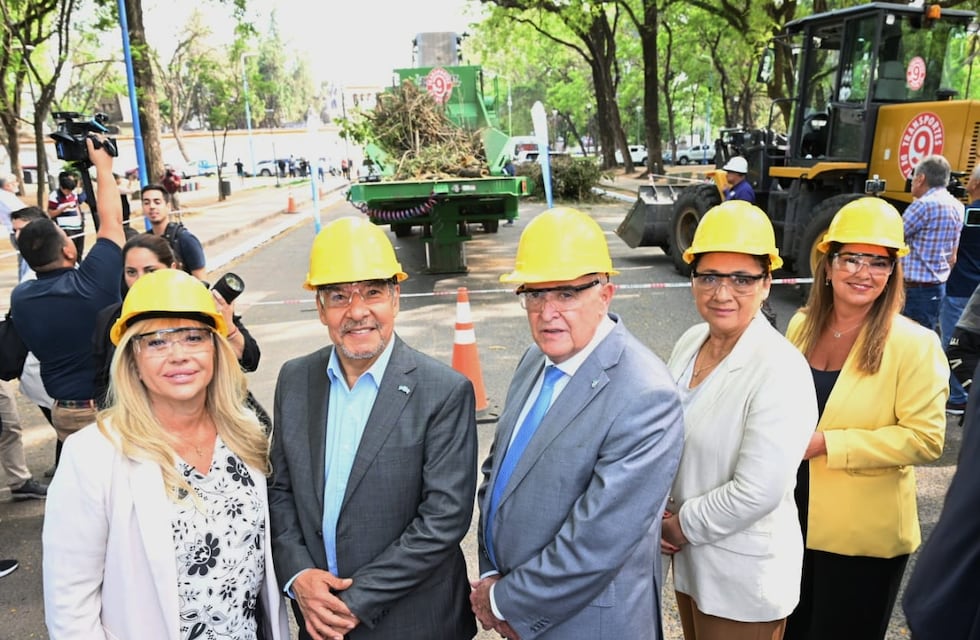 Jaldo y Chahla presentaron nueva maquinaria para modernizar la higiene urbana