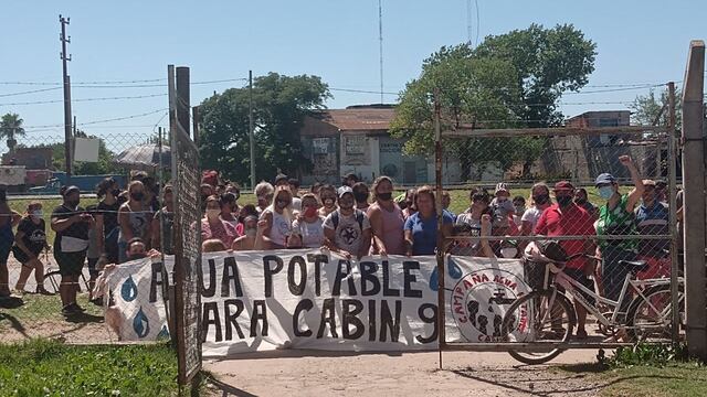 Vecinos de Cabín 9 marchan para pedir agua potable (Yolanda Ruiz)