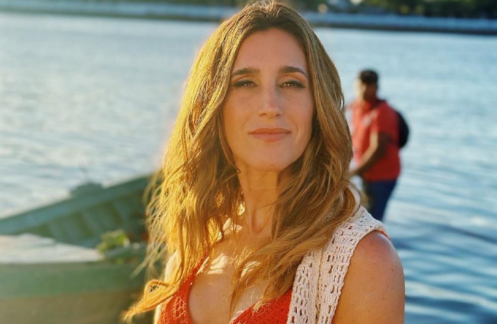 Soledad Pastorutti posó en minifalda, dejó ver sus piernas y enamoró a los fans en Instagram