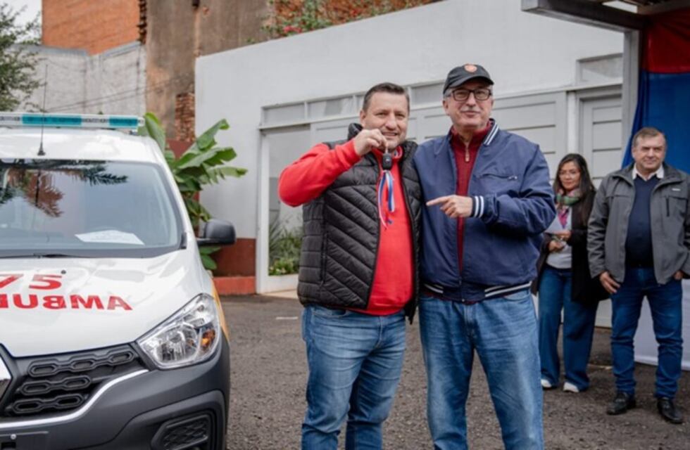 Nuevo móvil sanitario para 9 de Julio: la provincia entregó ambulancia totalmente equipada
