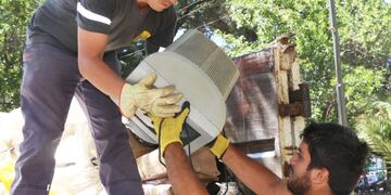 La Municipalidad de Luján éste sábado recibirá residuos electrónicos y eléctricos que los vecinos quieran desechar. El operativo será de 10 a 14 en la plaza San Martín. Gentileza MLC