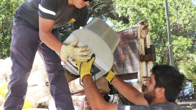 La Municipalidad de Luján éste sábado recibirá residuos electrónicos y eléctricos que los vecinos quieran desechar. El operativo será de 10 a 14 en la plaza San Martín. Gentileza MLC