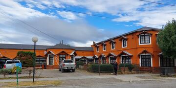 Sergio Soria, veterano de Malvinas, fotografió a un fantasma en un hotel de Chubut durante los actos por los 40 años de la Guerra.