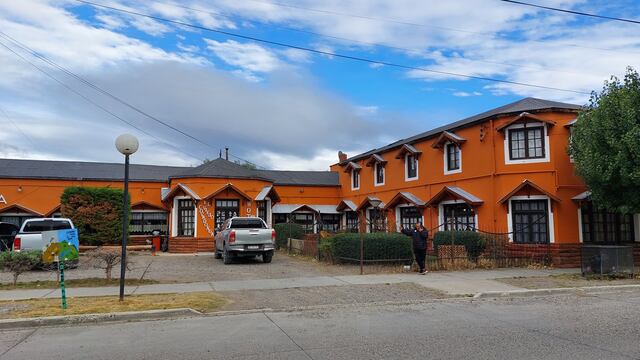 Sergio Soria, veterano de Malvinas, fotografió a un fantasma en un hotel de Chubut durante los actos por los 40 años de la Guerra.