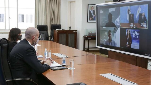 El Ministerio de Transporte de la Nación se reunió con representantes de la Asociación Internacional de Transporte Aéreo (IATA) por las restricciones en los vuelos.