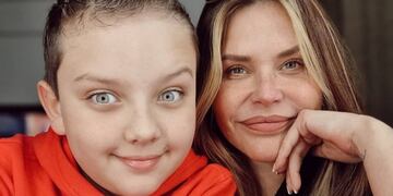 Nazarena Vélez y sus hijos.