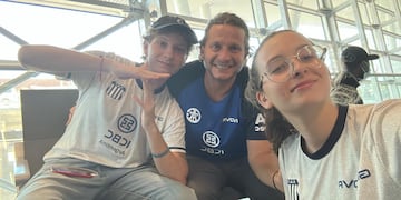 Padre e hijos viajaron por más de 70 horas para ver a Talleres.