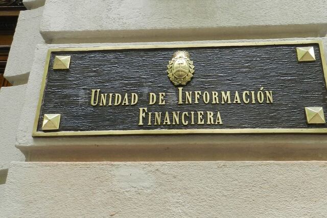 La UIF se queda sin presidente.