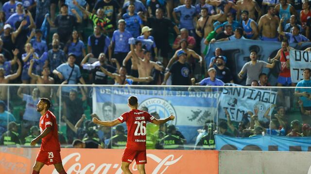 Lencioni festejando el gol de Belgrano ante su hinchada. (Prensa Belgrano)