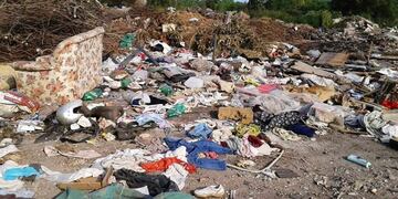 Encontraron un feto dentro de una bolsa en un basural de Corrientes.