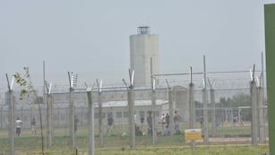 La persona acusada se encuentra en la cárcel de Bouwer.