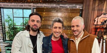 El guitarrista Diego Cardero acompañó al artista en el estudio del programa.