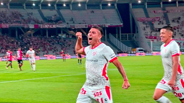 La boca llena de gol de Santiago Rodríguez, para el primero de Instituto ante Newell's (Espn)