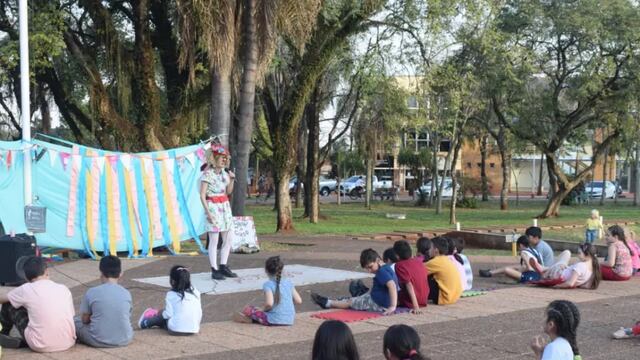Con el fin de agasajar a los más pequeños y brindar un buen momento en familia.