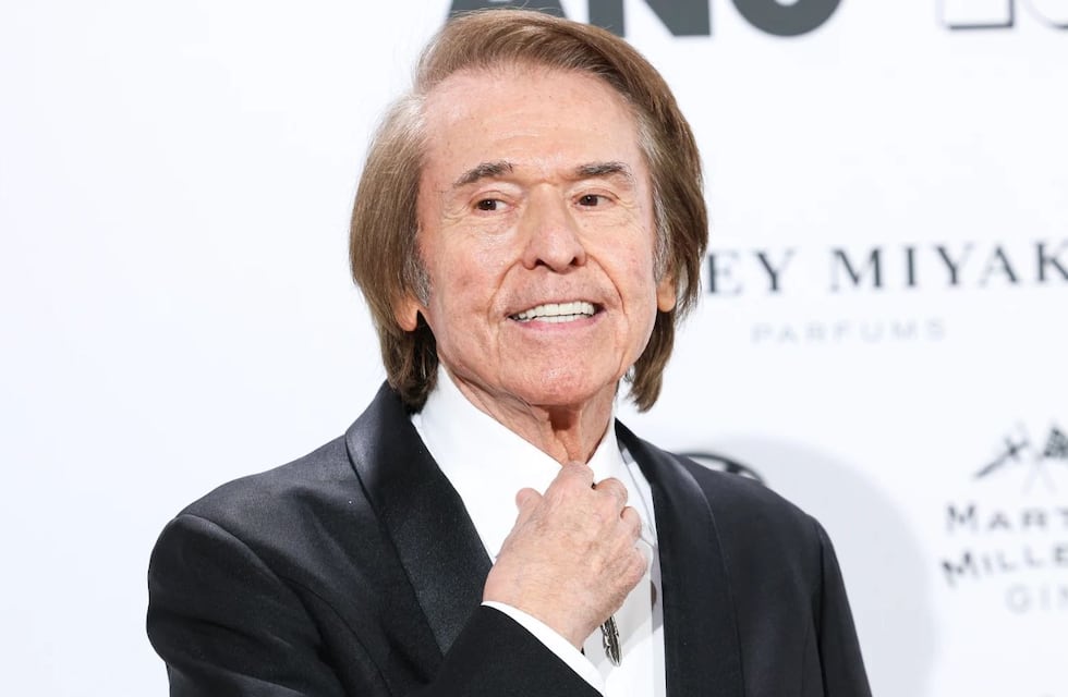 El cantante Raphael fue internado de urgencia por un ACV: ¿cuál es su cuadro médico?