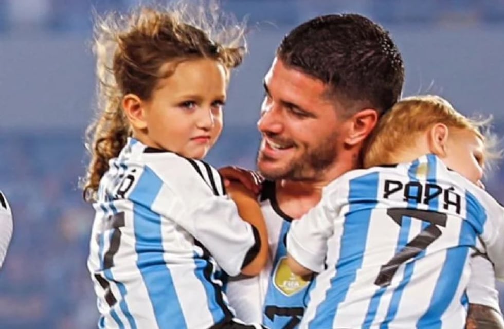 Desde la tribuna: el tierno momento que protagonizaron Rodrigo De Paul y su hija