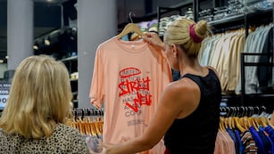 Abrió un nuevo local de indumentaria en Córdoba con un lado solidario.