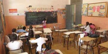 Las escuelas estatales no pueden no inscribir a un niño por no pagar la cooperadora escolar.