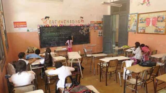 Las escuelas estatales no pueden no inscribir a un niño por no pagar la cooperadora escolar.