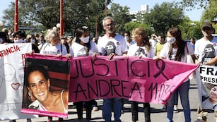 Marcha en Carlos Paz por los 7 años del asesinato de Andrea Castana. (La Voz)
