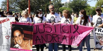 Marcha en Carlos Paz por los 7 años del asesinato de Andrea Castana. (La Voz)