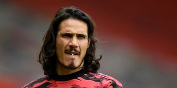 Edinson Cavani seguirá en Manchester United.