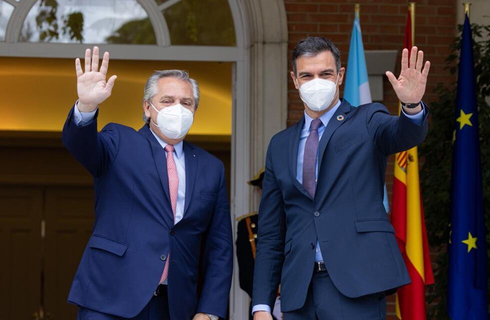 El embajador de España confirmó que si la OMS aprueba la Sputnik V, los argentinos podrán ingresar al país