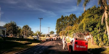 “Pavimento Urbano” arribó a Pueblo Illia, Dos de Mayo