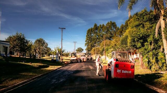 “Pavimento Urbano” arribó a Pueblo Illia, Dos de Mayo