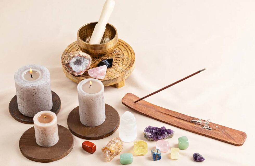 El ritual contra las malas energías que sirve para limpiar los ambientes y que es viral en redes