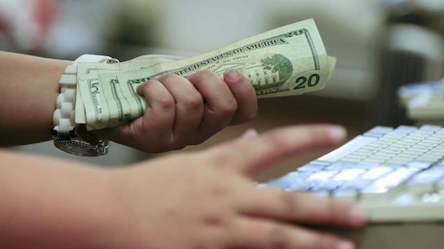Ganó Milei en Córdoba y los insólitos virales no tardaron en llegar: “Con dólares pago, pa”. (AP/Archivo)