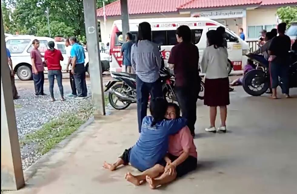Horror en Tailandia: un hombre entró a un jardín de infantes y mató a 34 personas, incluyendo a su familia