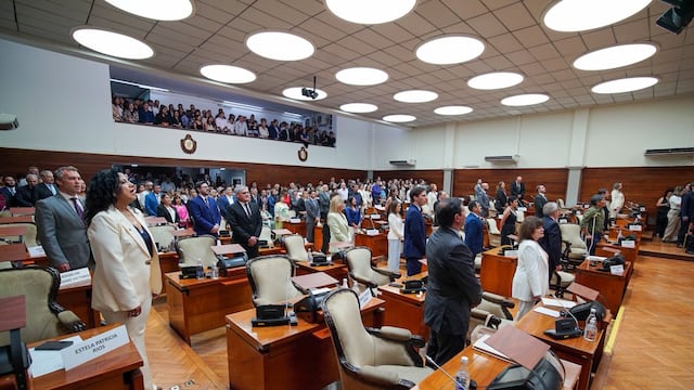 La sesión preparatoria en la que prestaron juramento los 24 diputados electos en mayo pasado, y que tomarán posesión de su bancas este miércoles.