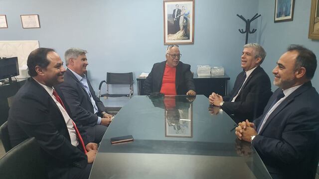 Sumamente fructífera resultó la reunión entre el titular de UPCN Jujuy, Luis Cabana, y la comitiva de la UCASAL, encabezada por su rector Rodolfo Gallo Cornejo.