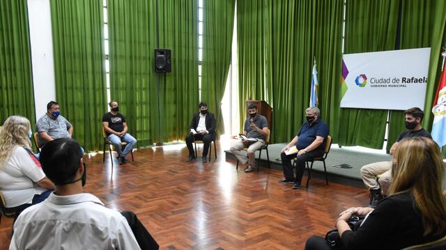 Reunión para coordinar el operativo para el evento musical y gastronómico de este sábado en Rafaela