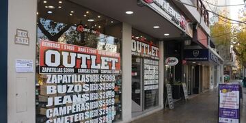 El comercio sanjuanino atenderá con normalidad el viernes y permanecerá cerrado el lunes.