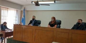 Condenan a diez años de prisión a un hombre por violar y embarazar a su hijastra.