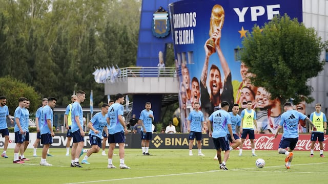 Foto del entrenamiento de la selección argentina en el predio de Ezeiza antes del amistoso con Panamá. (Gentileza Clarín)