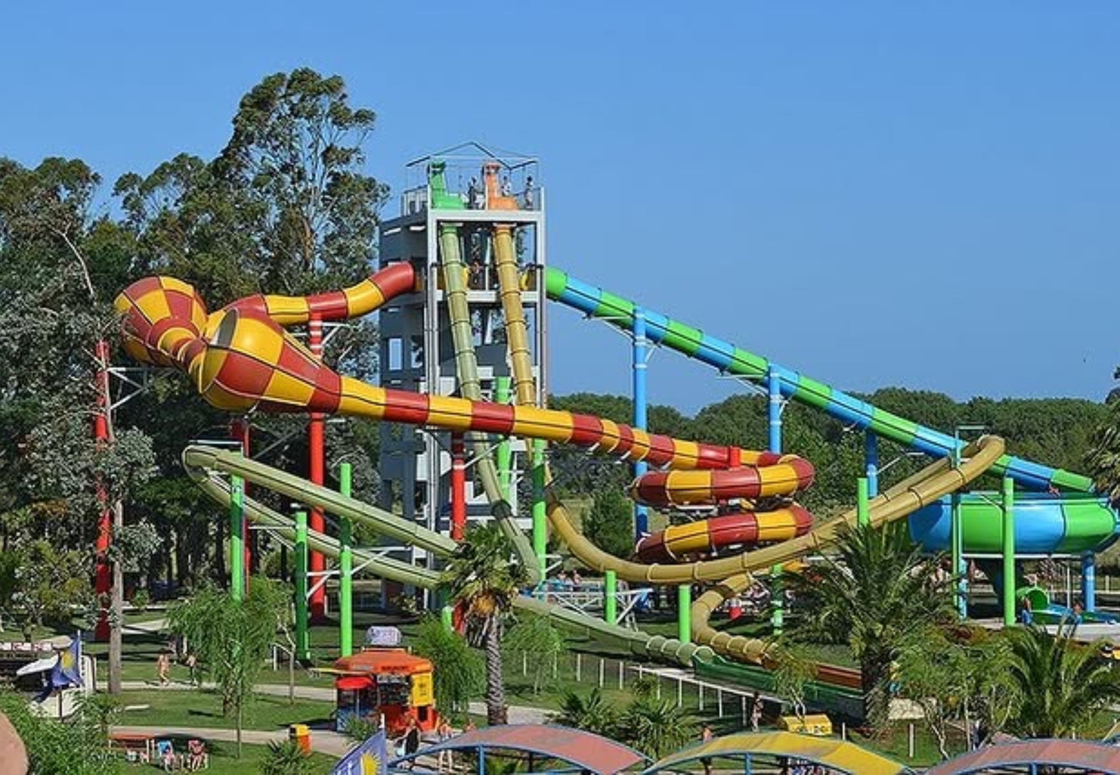 Aquopolis es uno de los parques acuáticos más modernos del país.