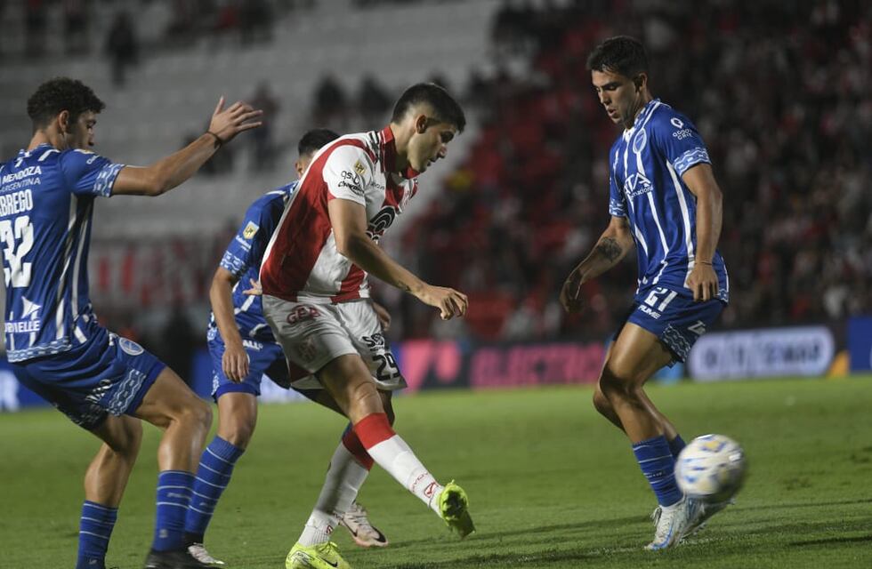 Instituto lo empató rápido ante Godoy Cruz, pero necesitaba ganar