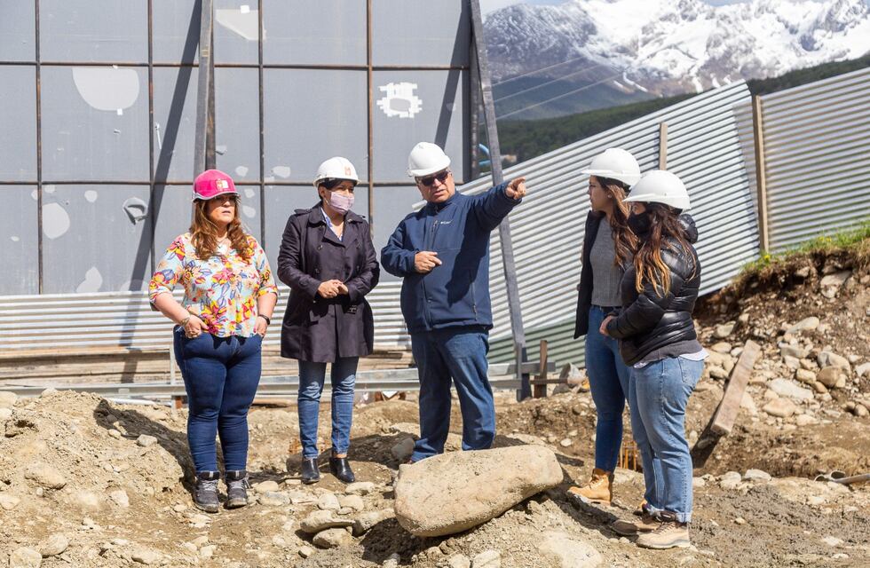 Comenzó el hormigonado para la ampliación del Colegio Polivalente de Arte Ushuaia