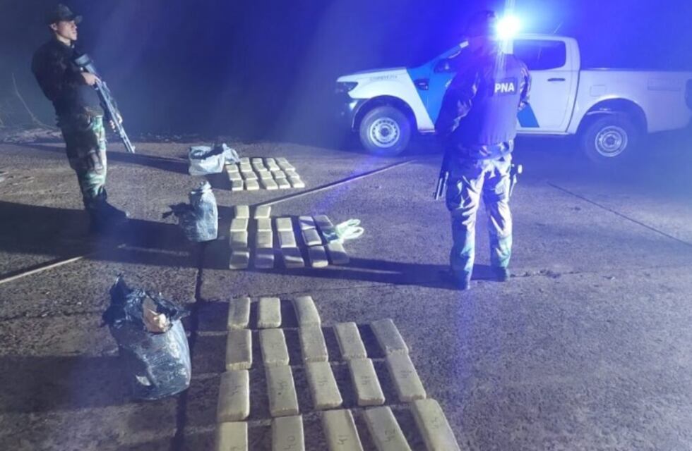 Dos detenidos y marihuana secuestrada en El Soberbio