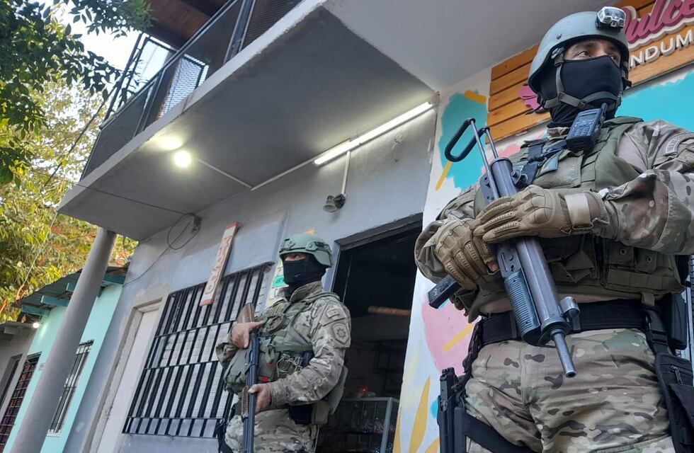 Balaceras en Rosario: tres policías caen como “narcos con uniforme” contra “Los Tripi”