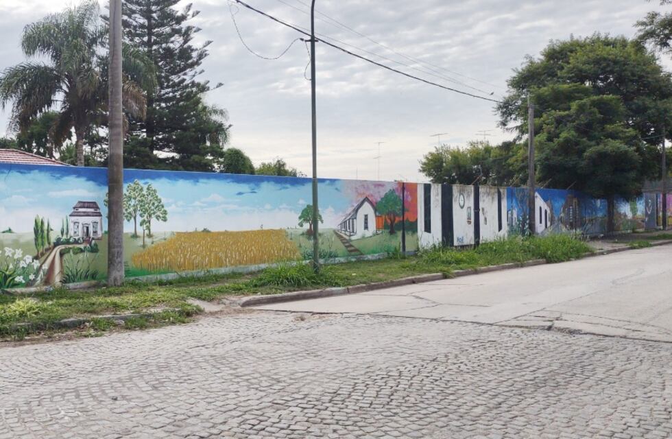 Restauraron el mural del tren