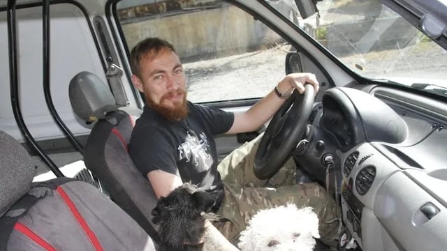 Juan Pablo Visaguirre es un sanjuanino que tiene un servicio exclusivo de taxis para mascotas.