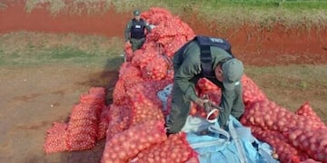 San Vicente: decomisan 29 toneladas de cobre ocultas en una carga de cebollas.