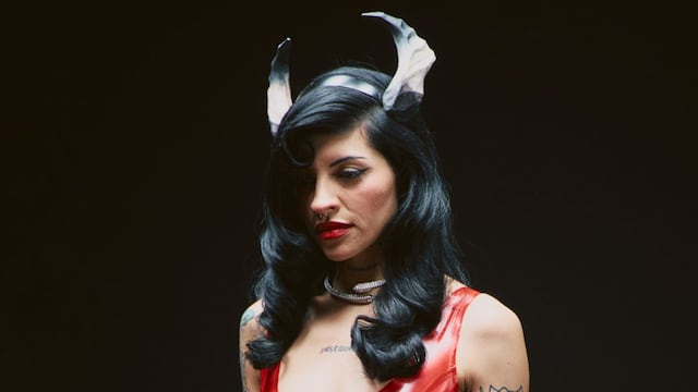 Cazzu redobló la apuesta y se animó a hacer un corrido tumbado con fuertes indirectas para Christian Nodal