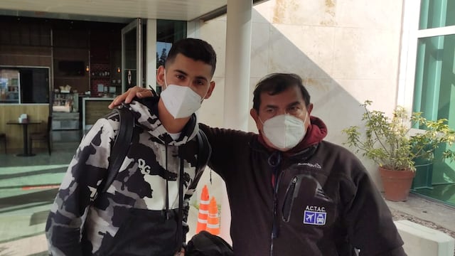 El Cuti Cristian Romero volvió a Córdoba este domingo con el título.