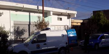 Desbaratan fiesta clandestina con más de 50 personas