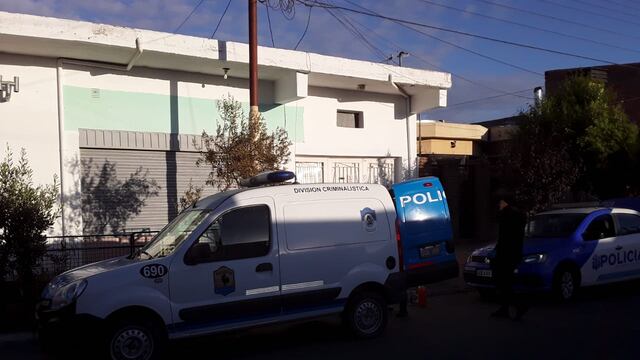 Desbaratan fiesta clandestina con más de 50 personas